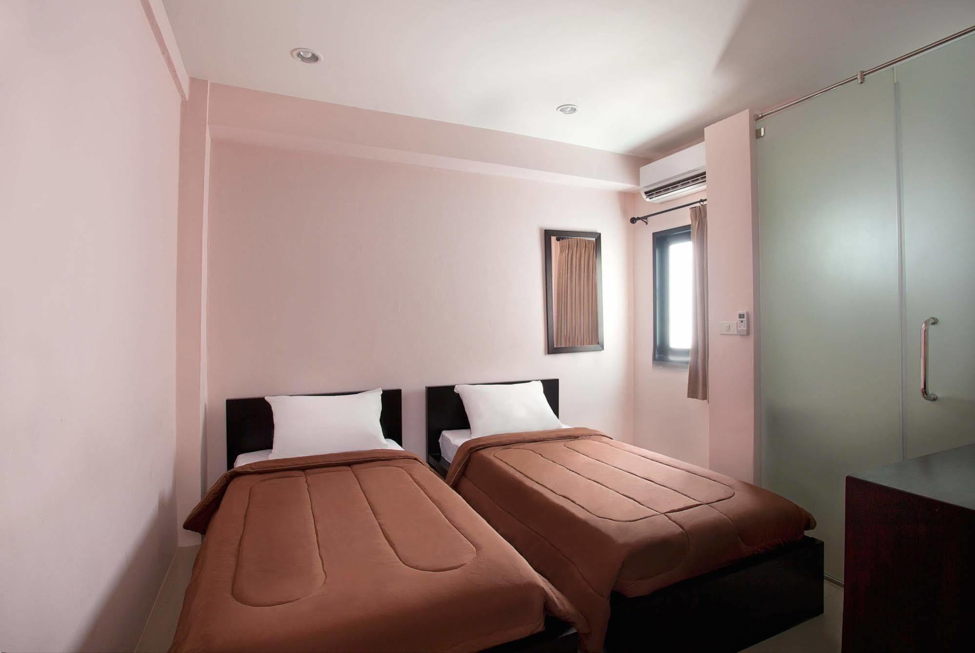 A And A Guesthouse Bangkok Buitenkant foto